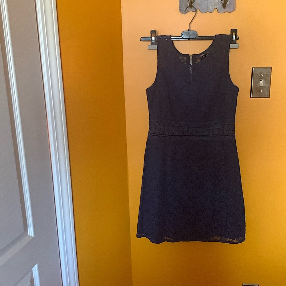 Stella Morgan: Navy blue lace dress. Size S, fitted, owned.